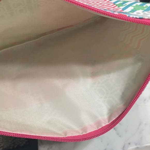 ✨HP✨Simply Southern Cosmetics Bag- Multipatch - Picture 2 of 2